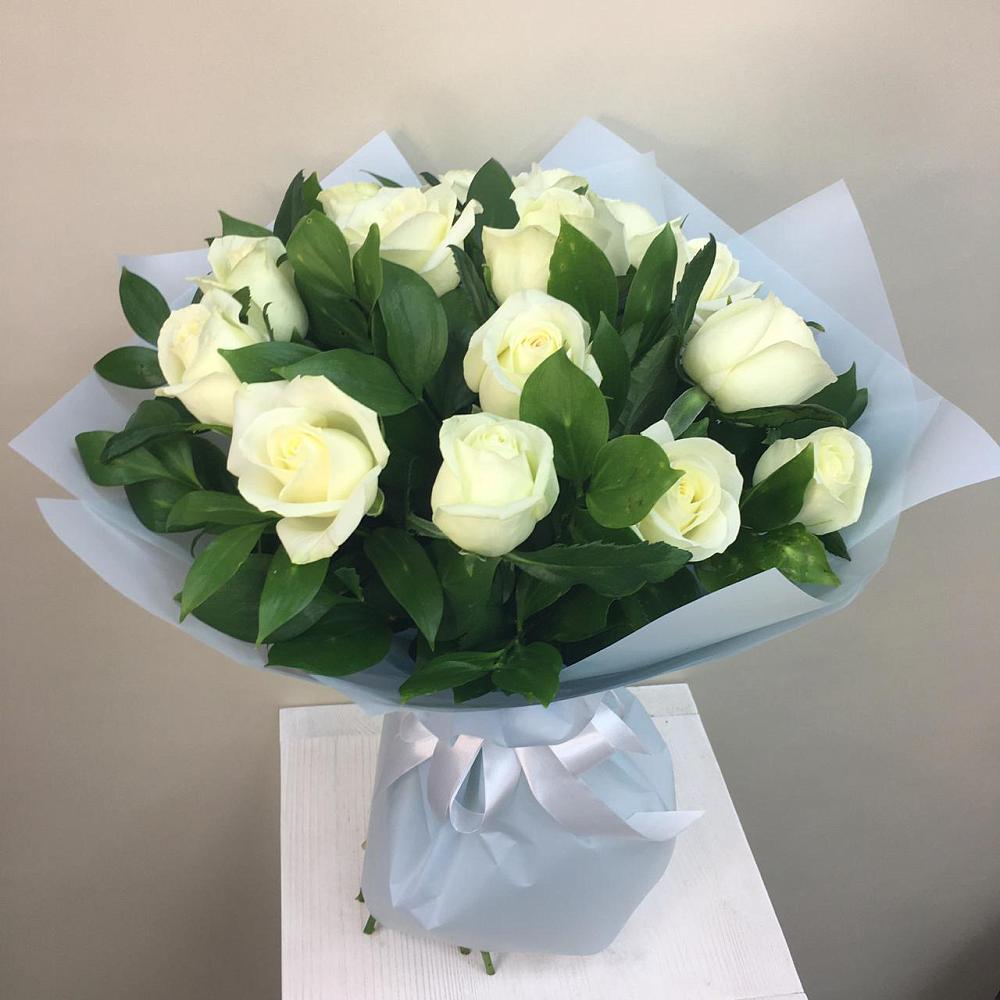 Букет 15 Белых роз Проуд в Чунском