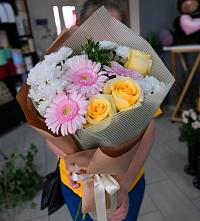Букет цветов из:  Герберы, Розы и Хризантемы в Чунском