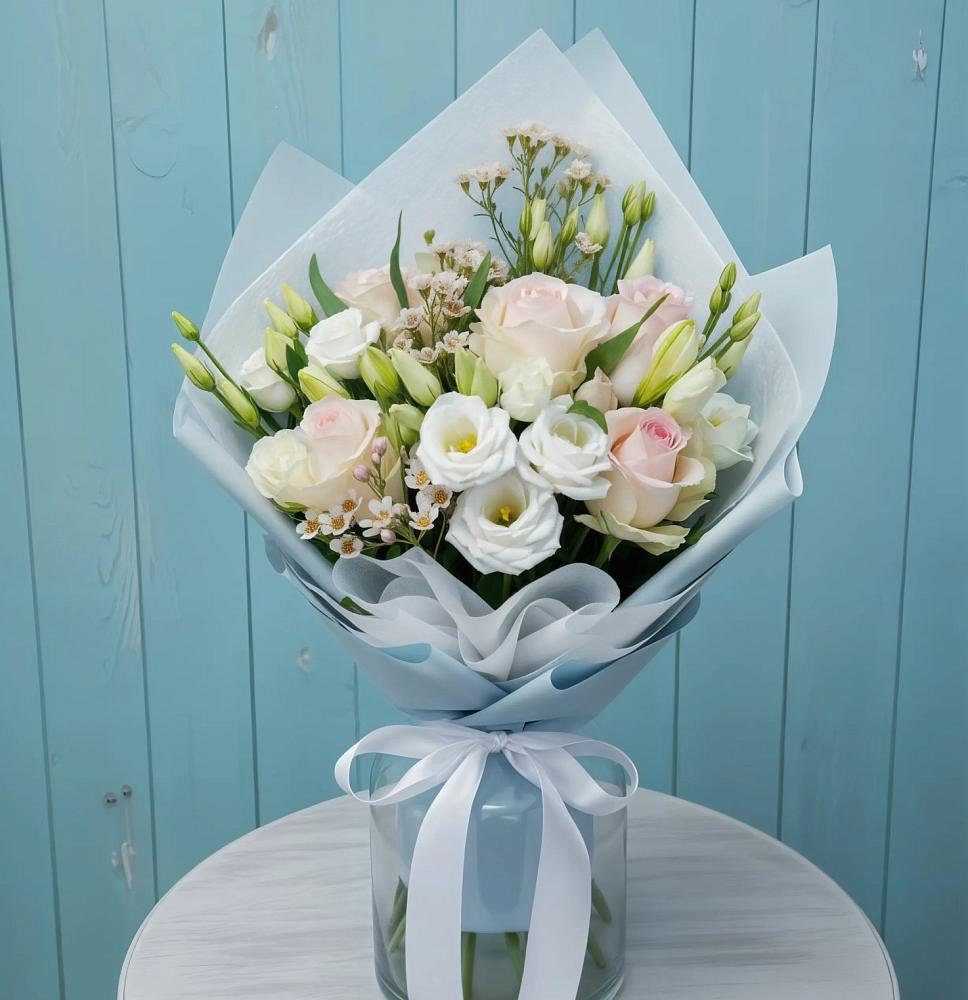 Букет цветов из: Розы и Лизиантусы в Чунском