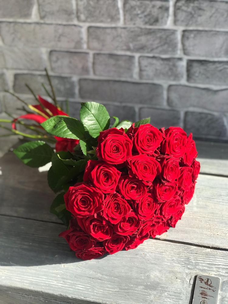 Букет Красные розы Фридом в Чунском