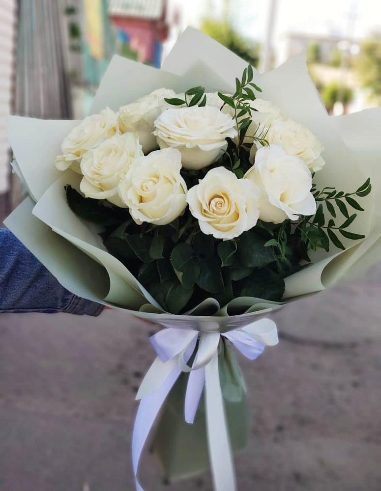 Букет Белые розы Проуд в Чунском
