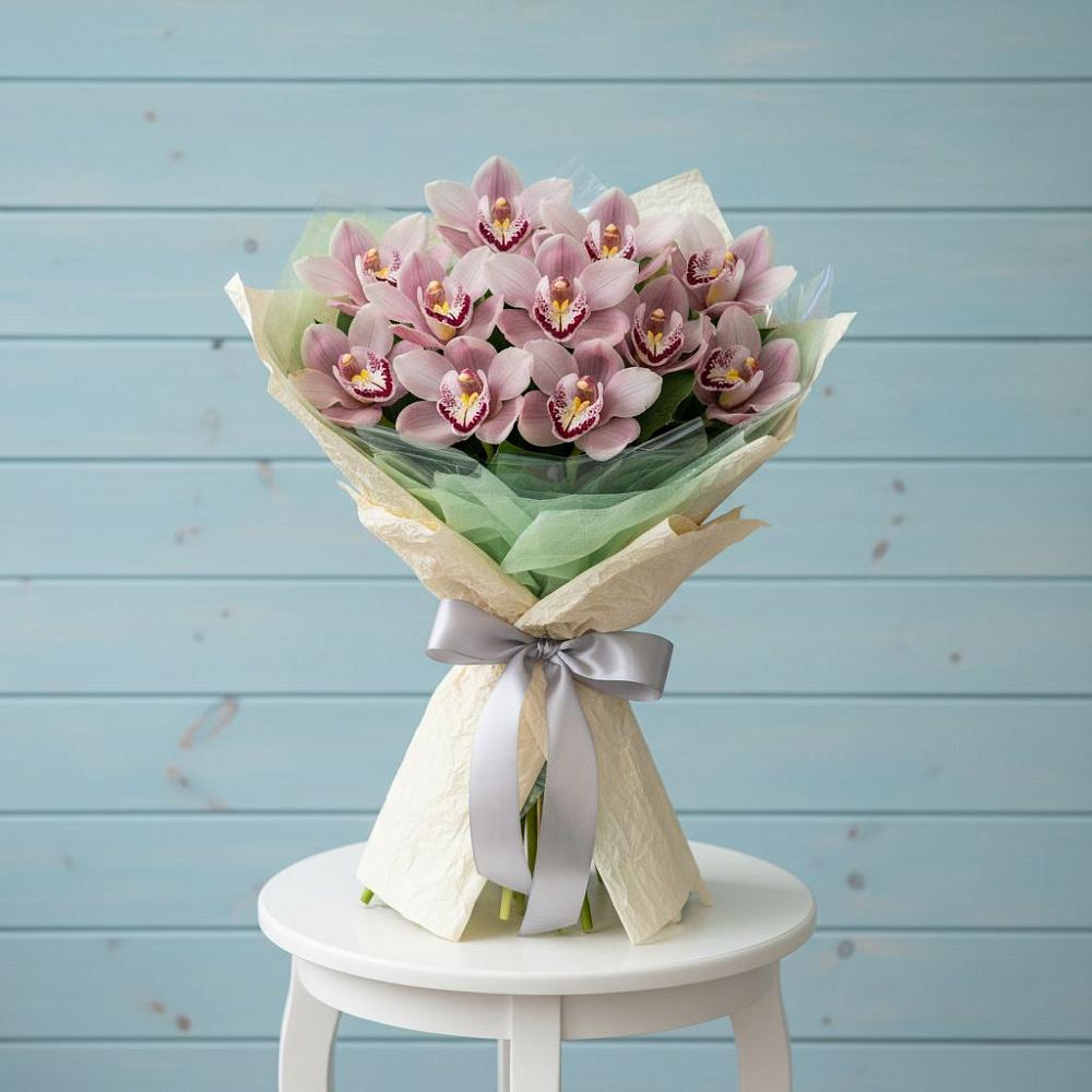 Букет цветов из: Орхидеи и Розы в Чунском