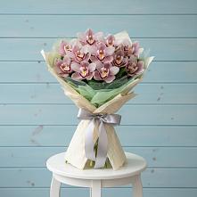 Букет цветов из:  Орхидеи и Розы в Чунском