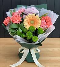 Букет цветов из:  Гвоздики, Розы, Герберы и Хризантемы #REPLACE_PRED# Чунском
