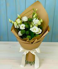 Букет цветов из:  Хризантемы и Лизиантусы в Чунском