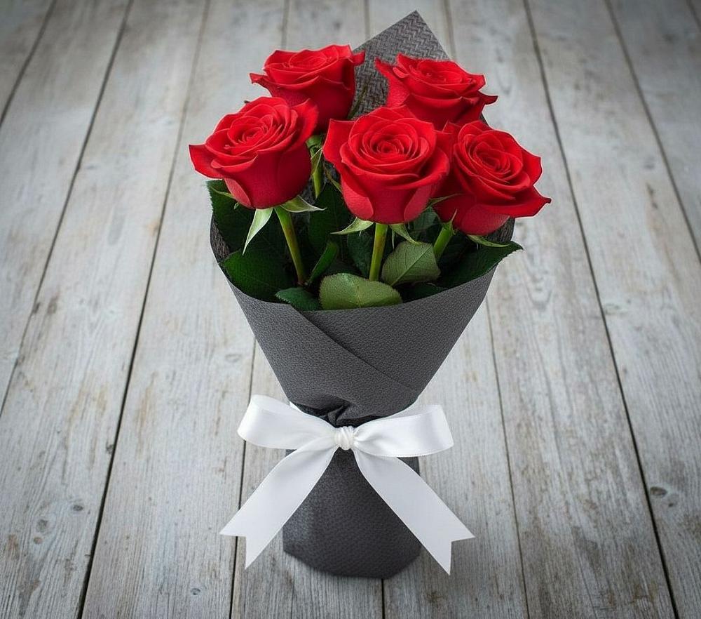 Букет 5 Красных роз Эдлесс Лав в Чунском
