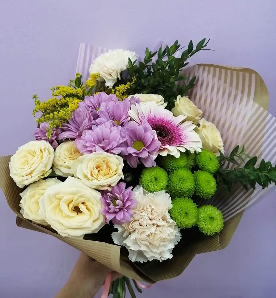 Букет цветов из: Хризантемы, Розы, Гвоздики и Герберы в Чунском