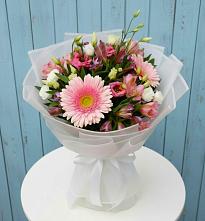 Букет цветов из:  Герберы, Альстромерии и Лизиантусы в Чунском