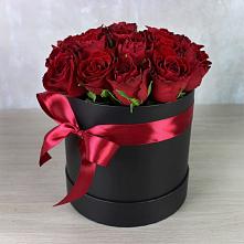 Цветочная композиция из Розы в шляпной коробке в Чунском
