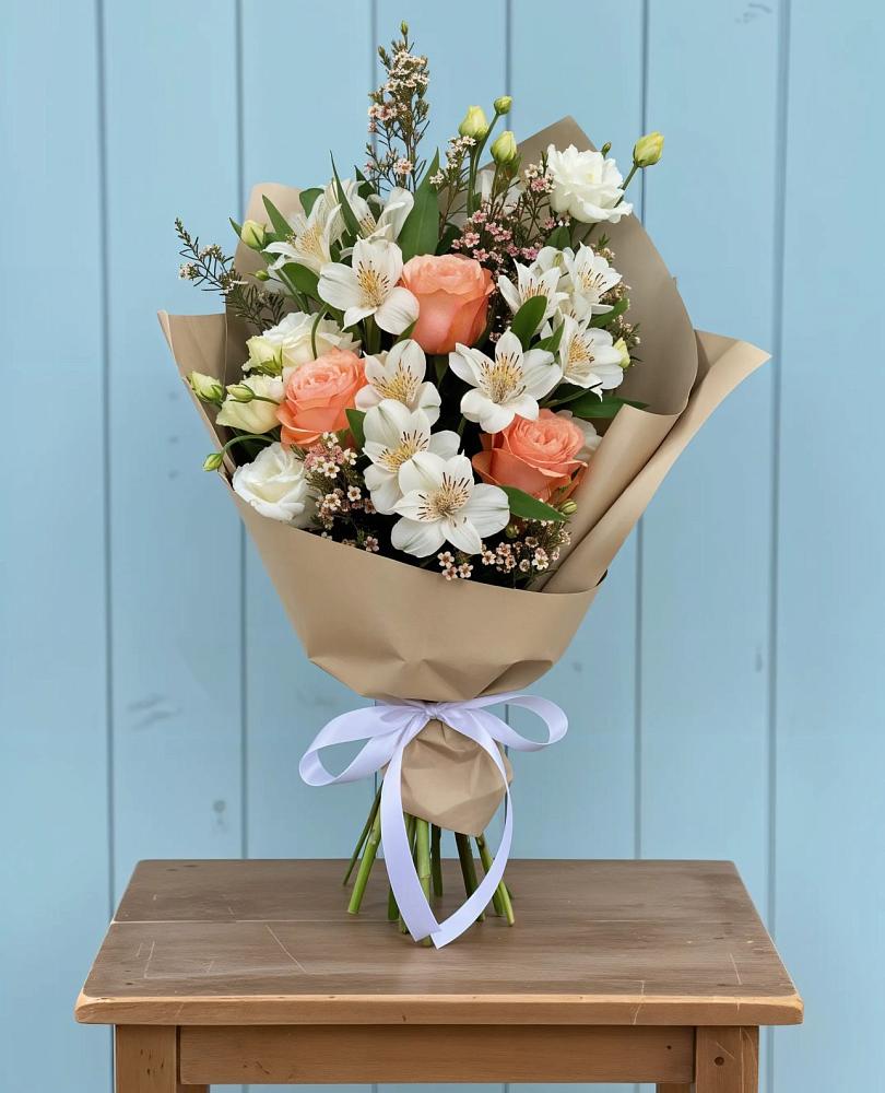 Букет цветов из: Альстромерии, Лизиантусы, Розы и Хризантемы в Чунском