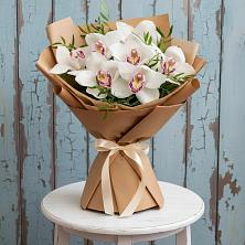 Букет цветов из:  Орхидеи и Розы в Чунском