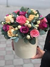 Цветочная композиция из Розы в шляпной коробке в Чунском